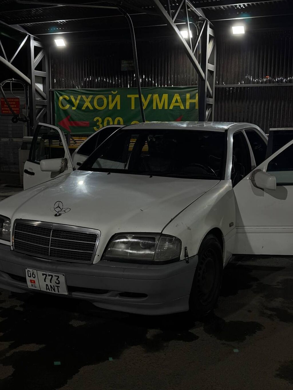 Mercedes-Benz C-Class: 1997 г., 2 л, Автомат, Бензин, Седан: фото 2