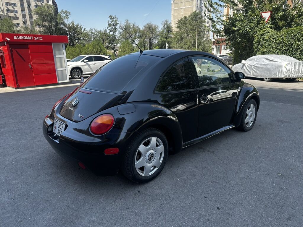 Volkswagen Bettle: 2001 г., 2 л, Автомат, Бензин, Хэтчбэк: фото 4