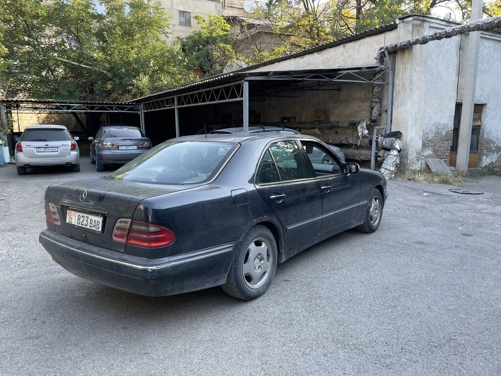 Mercedes-Benz E-Class: 2000 г., 2.4 л, Автомат, Бензин, Седан: фото 2