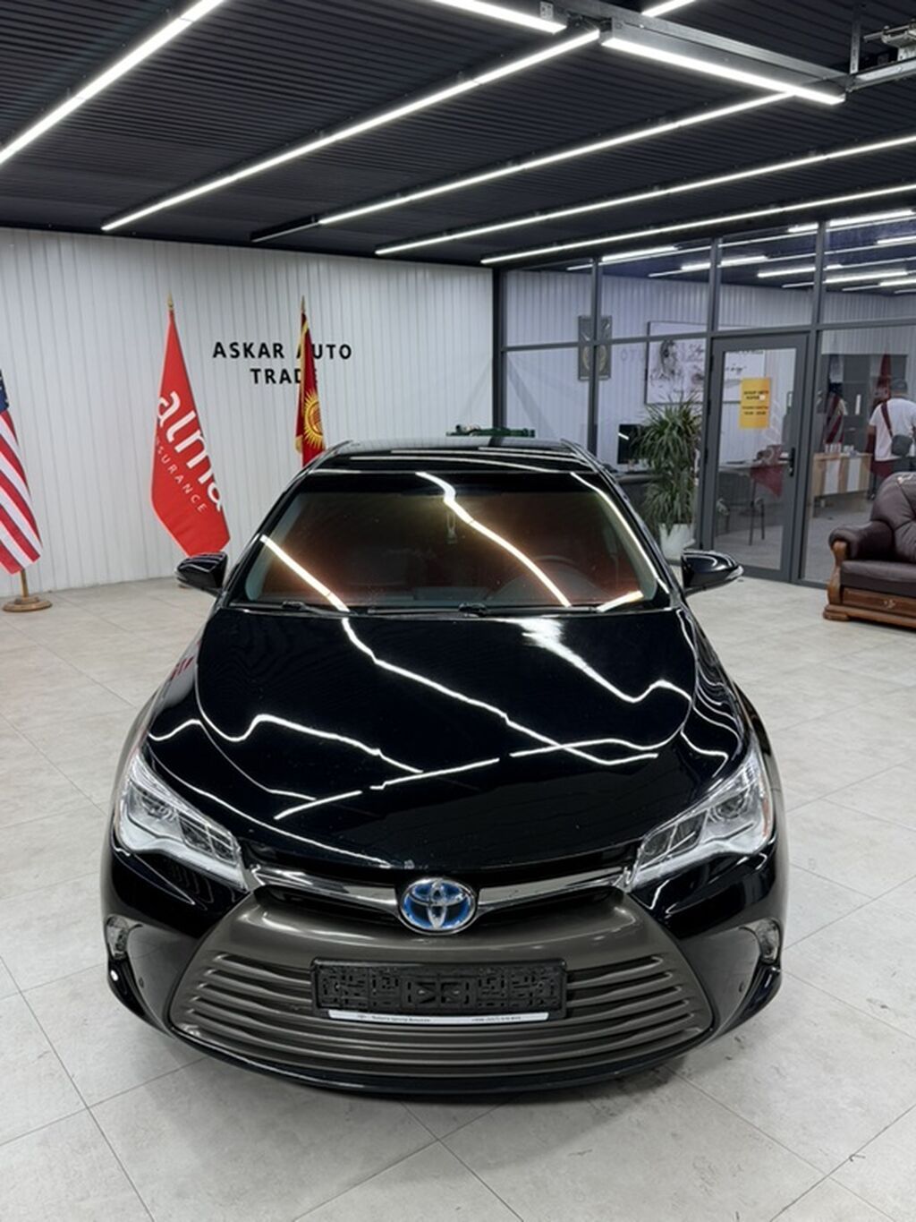 Toyota Camry: 2016 г., 2.5 л, Вариатор, Гибрид, Седан: фото 2