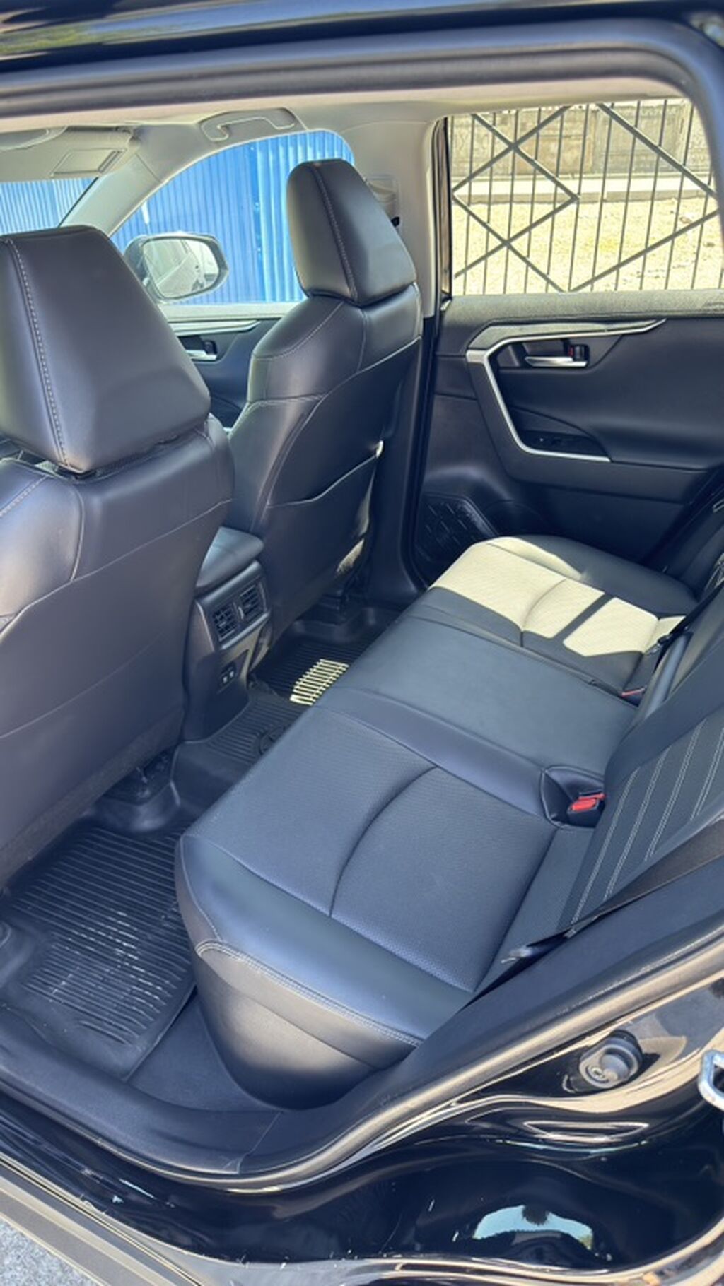 Toyota RAV4: 2019 г., 2.5 л, Автомат, Гибрид, Кроссовер: фото 6
