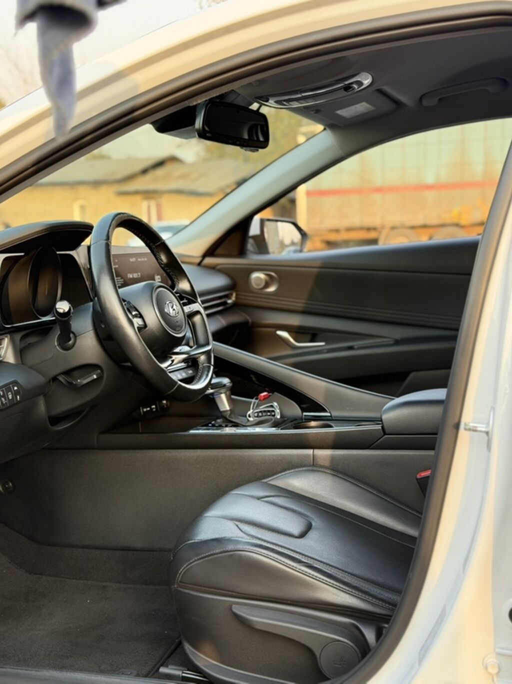 Hyundai Elantra: 2022 г., 1.6 л, Вариатор, Гибрид, Седан: фото 4