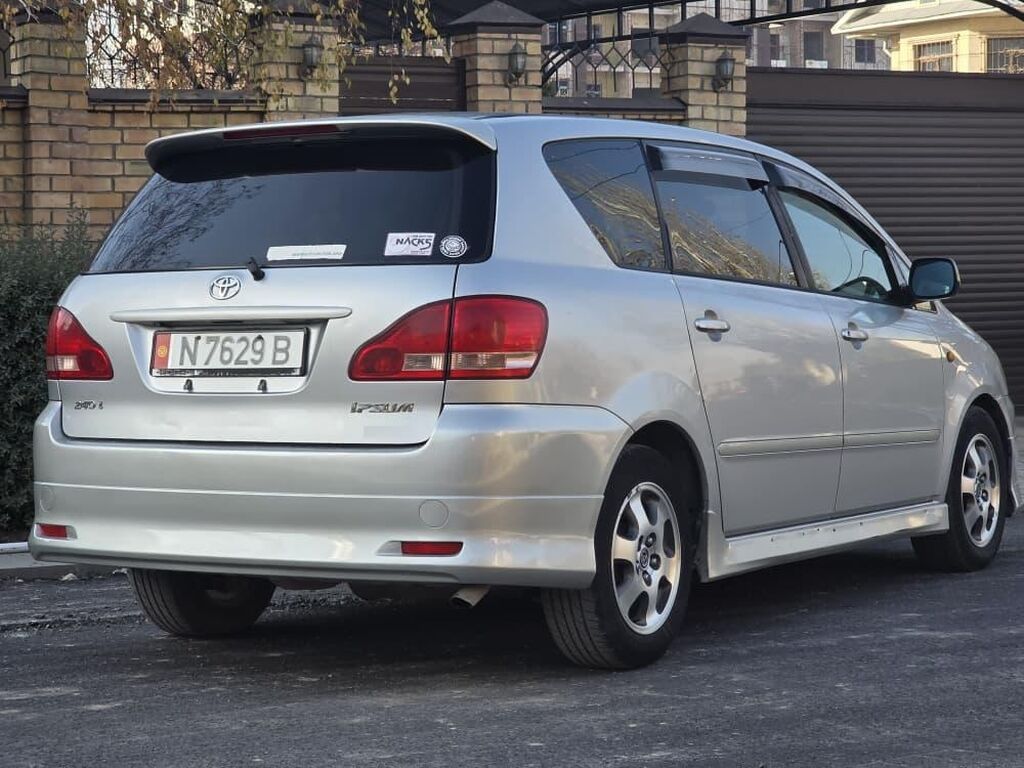 Toyota Ipsum: 2003 г., 2.4 л, Автомат, Бензин, Минивэн: фото 3