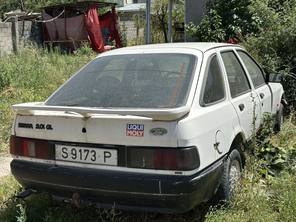 Ford Sierra: 1991 г., 2 л, Бензин, Седан: фото 3