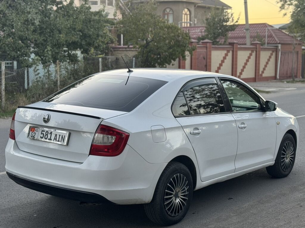Skoda Rapid: 2016 г., 1.6 л, Автомат, Бензин, Седан: фото 6