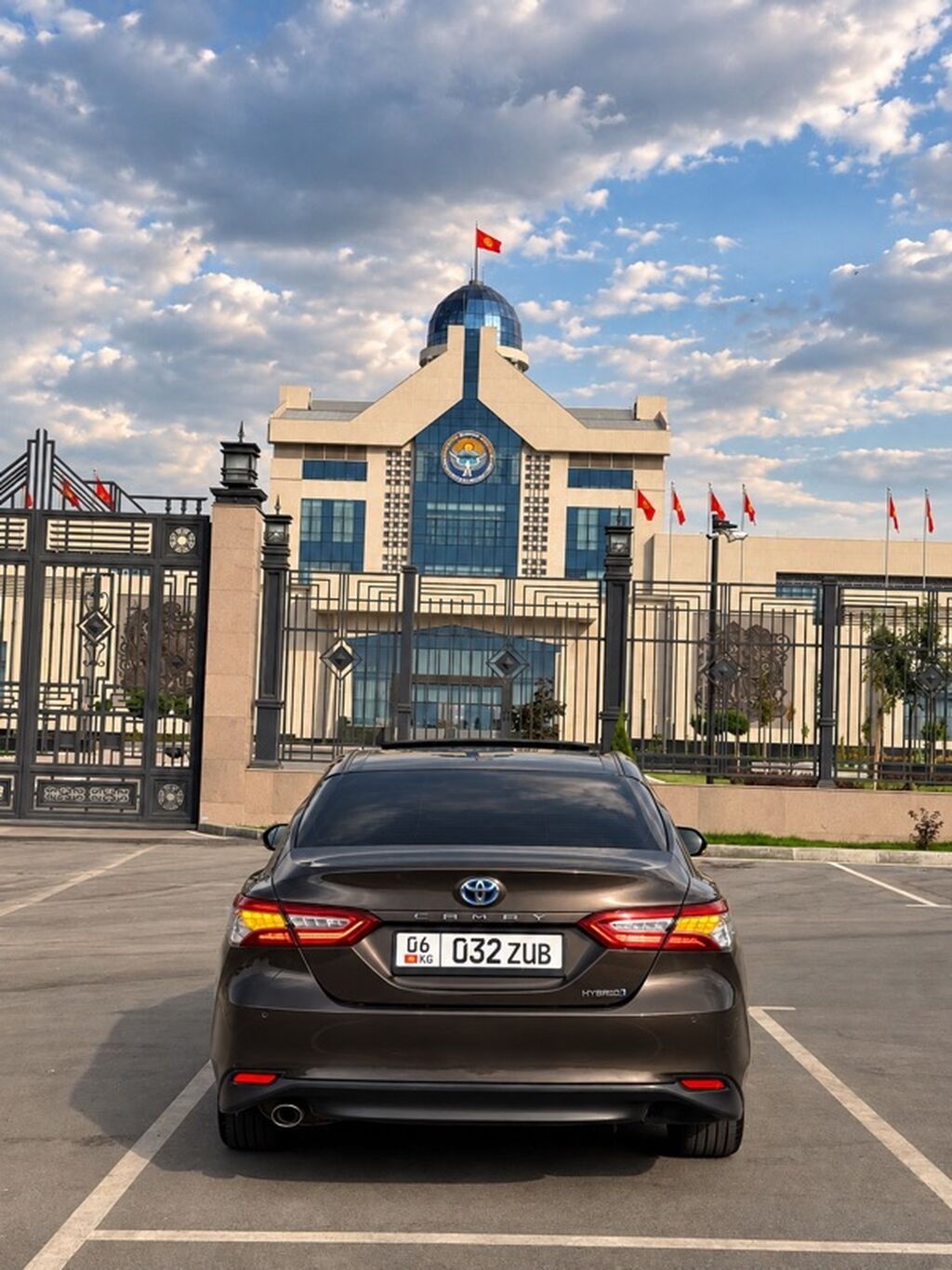 Toyota Camry: 2018 г., 2.5 л, Вариатор, Гибрид, Седан: фото 4