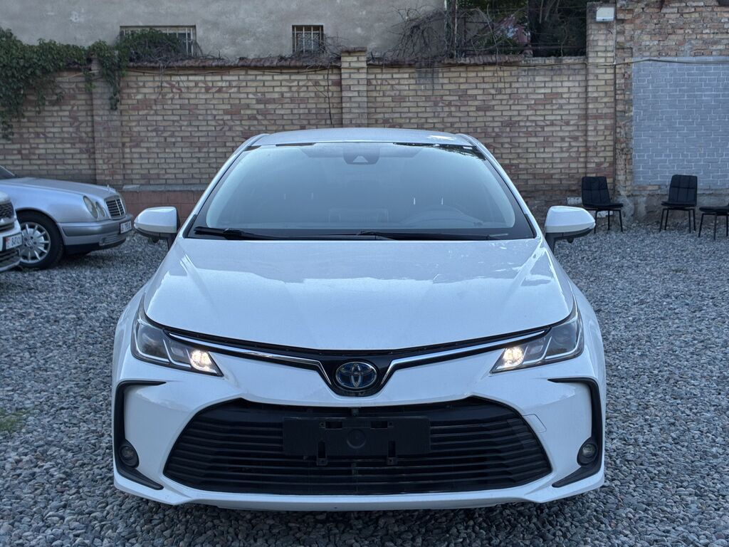 Toyota Corolla: 2021 г., 1.8 л, Вариатор, Гибрид, Седан: фото 3