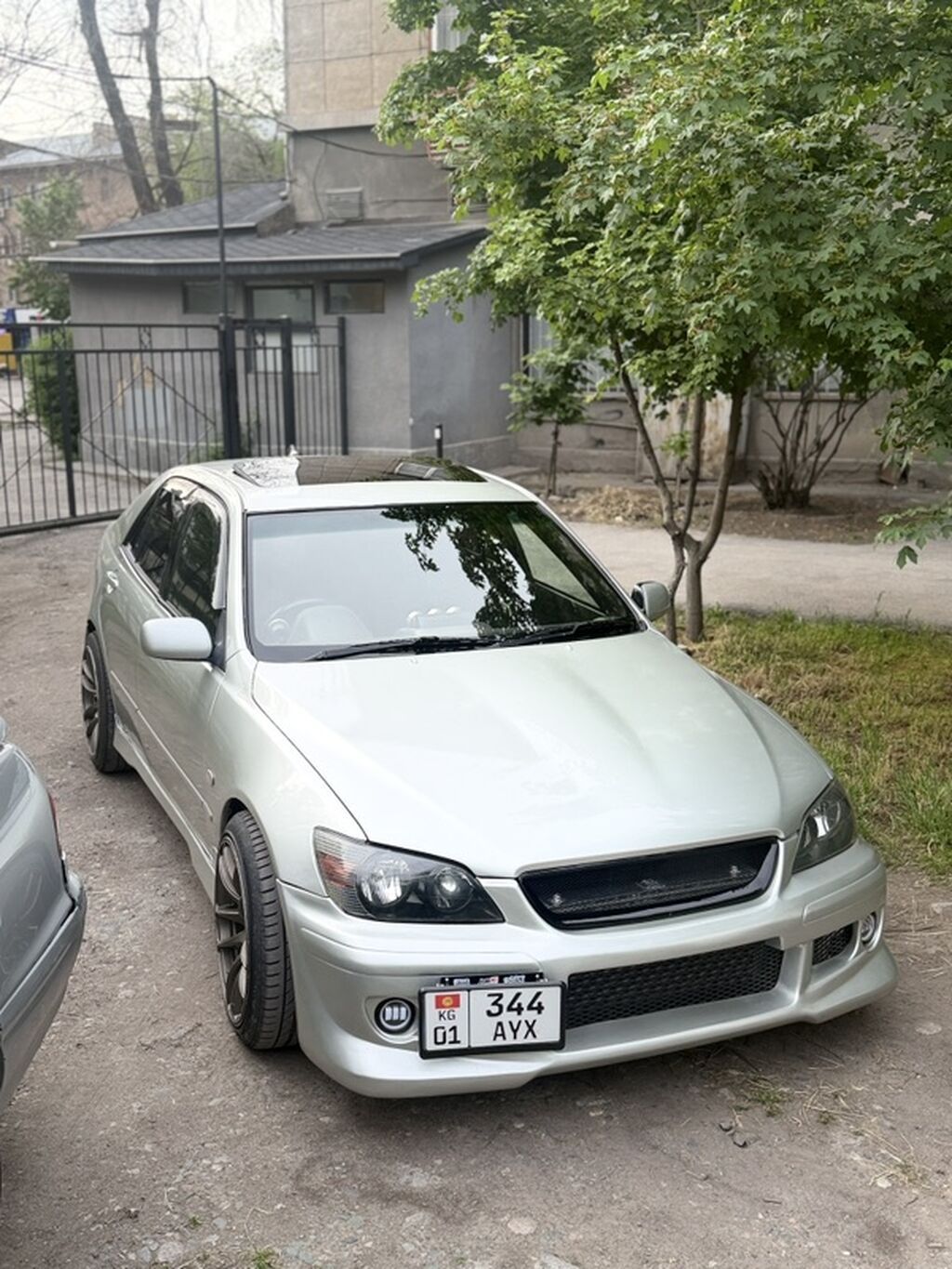 Toyota Altezza: 2000 г., 2.5 л, Автомат, Бензин, Седан: фото 3