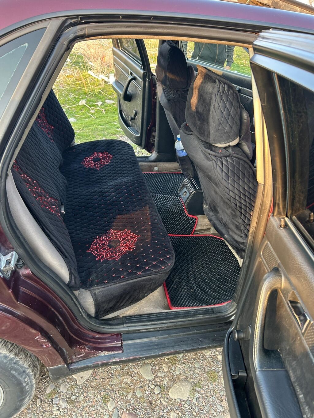 Audi 100: 1991 г., 2 л, Механика, Седан: фото 5
