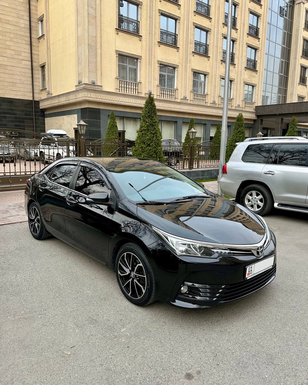 Toyota Corolla: 2019 г., 1.2 л, Автомат, Бензин, Седан — фото 2