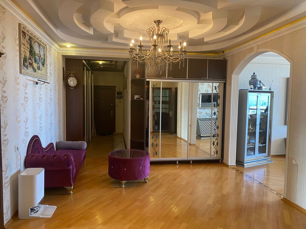 3 otaqlı, 156 kv. m
