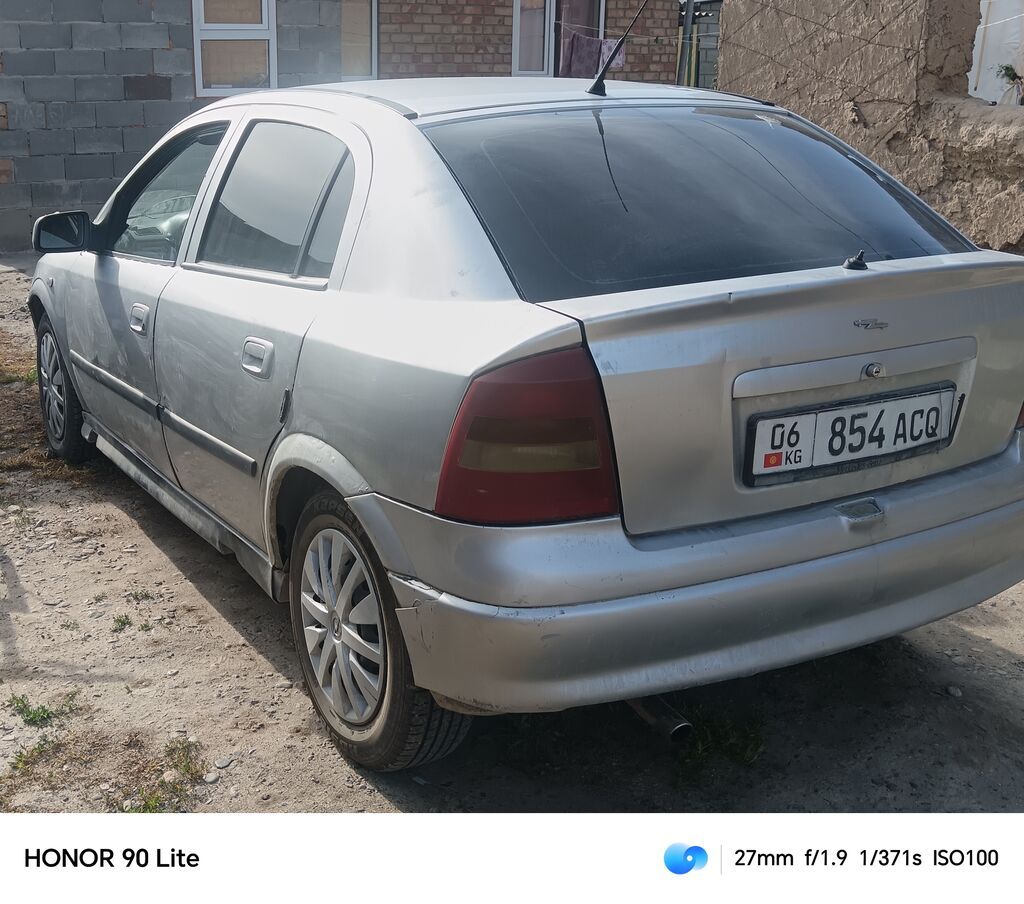 Opel Astra: 2003 г., 1.4 л, Механика, Бензин, Седан: фото 3