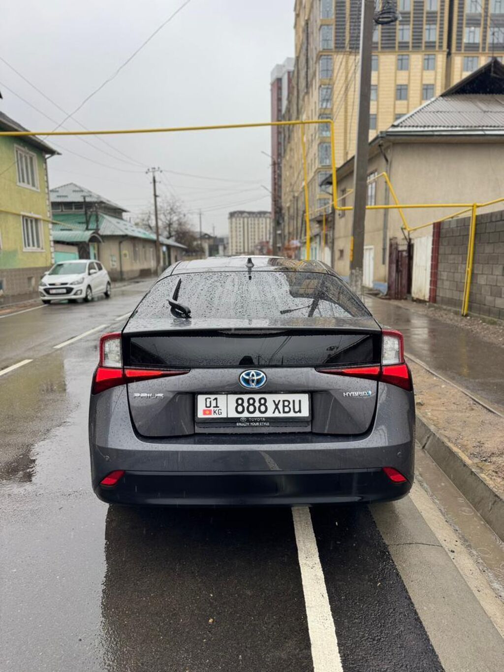 Toyota Prius: 2020 г., 1.8 л, Автомат, Гибрид, Лифтбек: фото 2