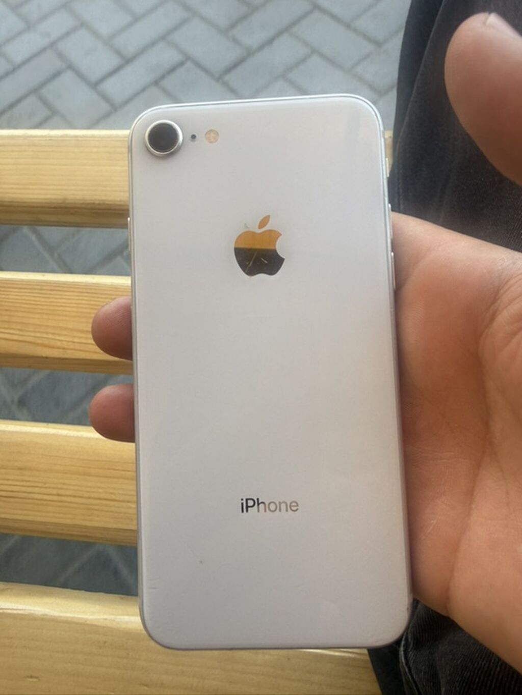 IPhone (белый), Основные характеристики: - Экран Retina - Корпус: фото 2