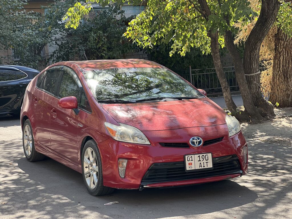Toyota Prius: 2014 г., 1.8 л, Вариатор, Гибрид, Хэтчбэк: фото 5