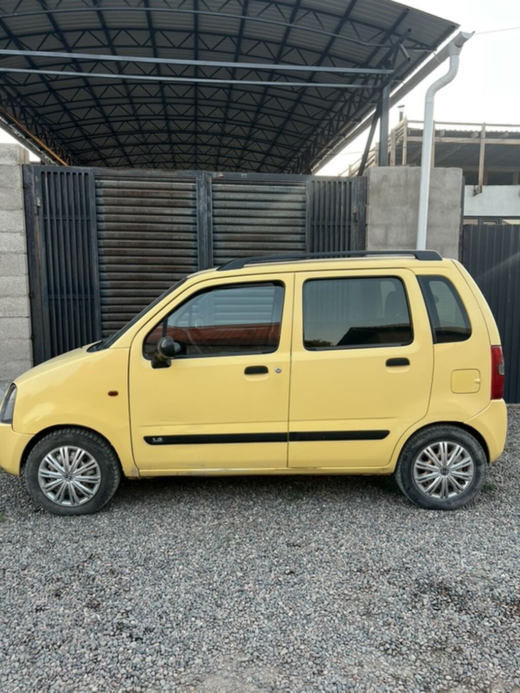 Suzuki Wagon R: 2004 г., 1.3 л, Автомат, Бензин, Хэтчбэк: фото 2