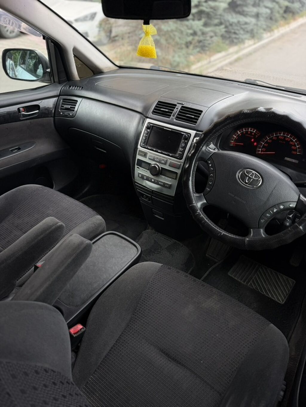 Toyota Ipsum: 2004 г., 2.4 л, Бензин, Минивэн: фото 7