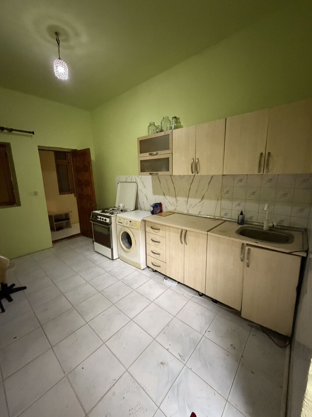 Kirayə ev 2 otaqlı. Komsamol dairəsində yerləşir. Xəritədə göstərilib