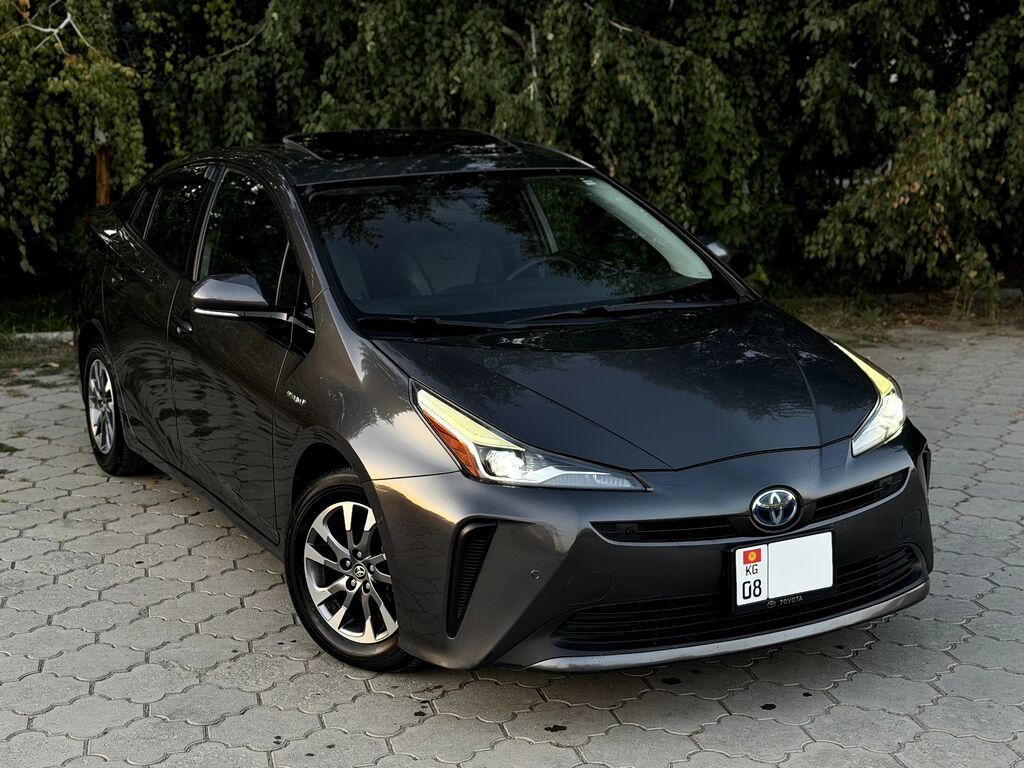 Toyota Prius: 2019 г., 1.8 л, Вариатор, Гибрид, Лифтбек: фото 3
