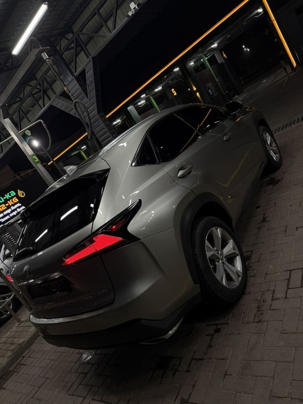 Lexus NX: 2016 г., 2 л, Типтроник, Бензин, Кроссовер: фото 5