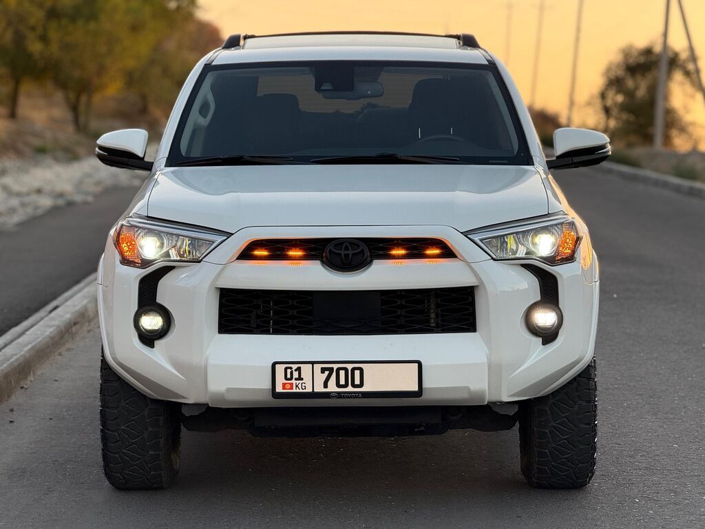 Toyota 4Runner: 2020 г., 4 л, Автомат, Бензин, Внедорожник: фото 2