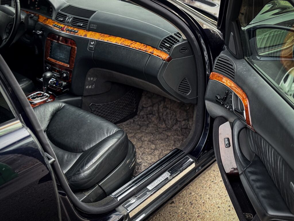 Mercedes-Benz 220: 2003 г., 3.7 л, Автомат, Бензин, Седан: фото 7