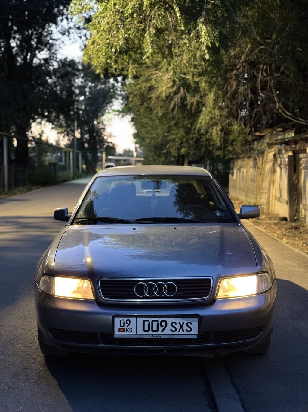 Audi A4: 1996 г., 1.8 л, Автомат, Бензин, Седан: фото 2