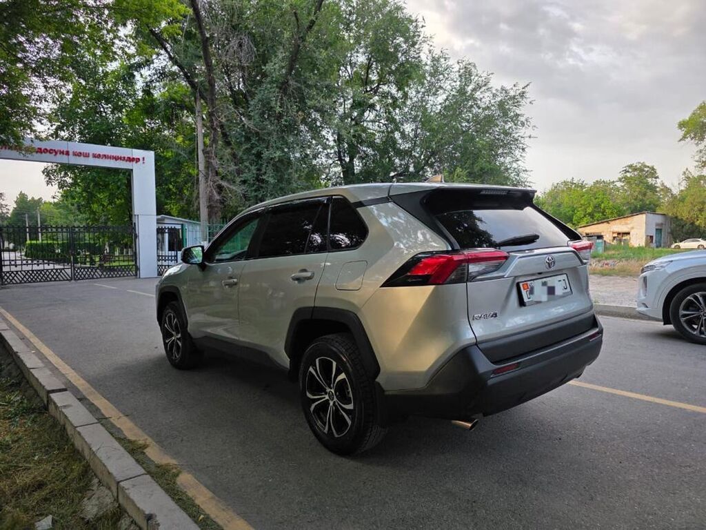 Toyota RAV4: 2022 г., 2.5 л, Автомат, Бензин, Кроссовер: фото 6