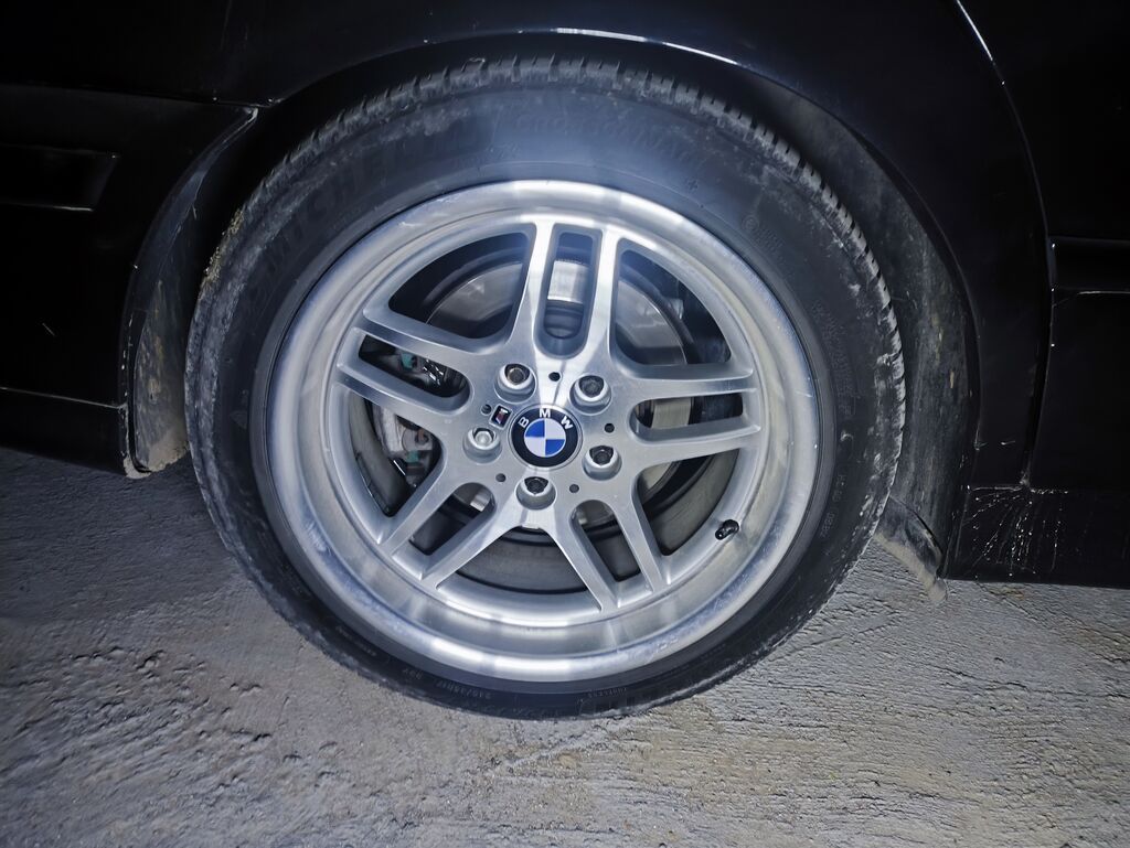 Литые диски BMW 37 стиль + шины Michelin разнаширокий - Оригинальные: фото 2