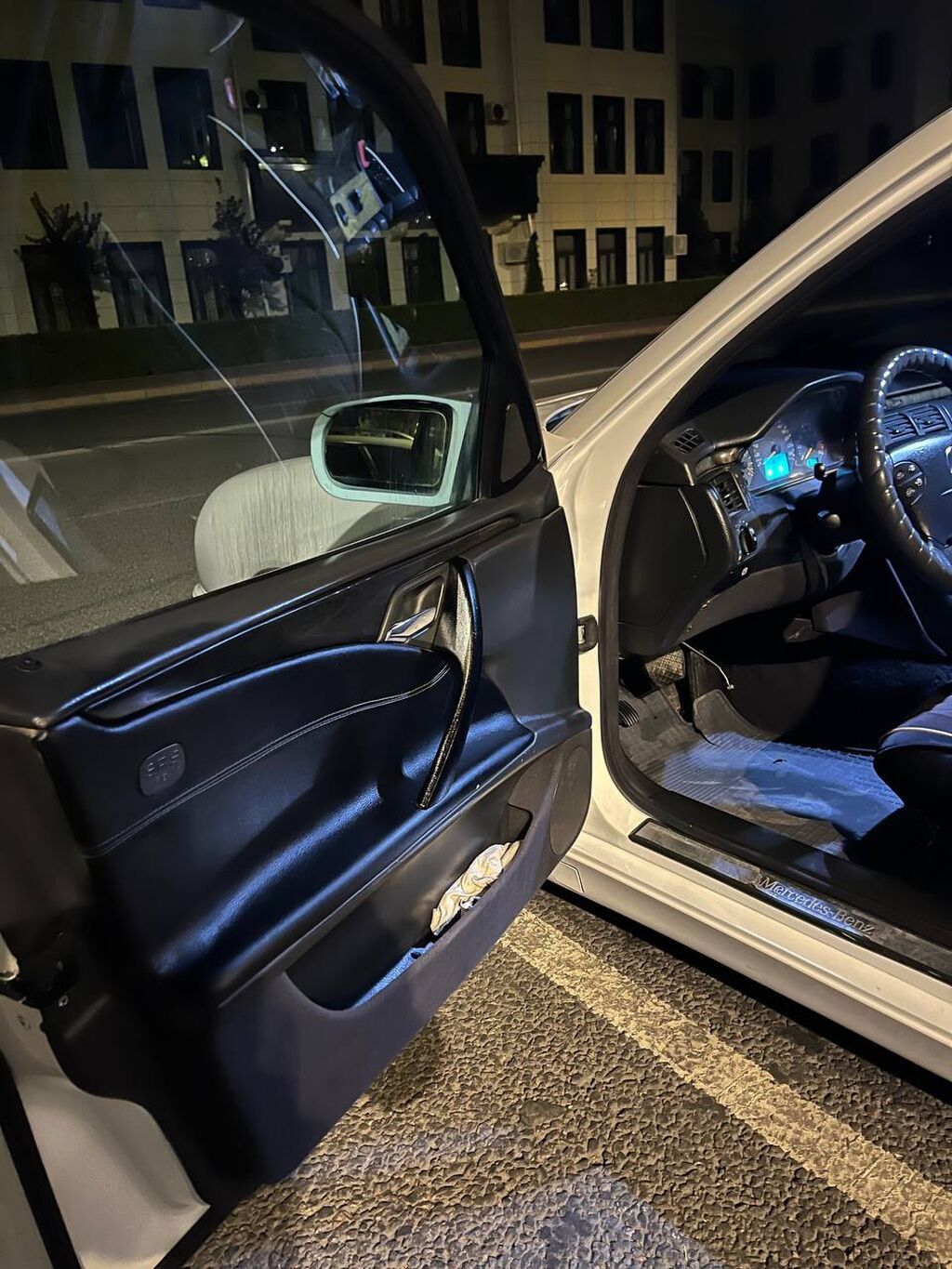 Mercedes-Benz E-Class: 2000 г., 3.2 л, Автомат, Бензин, Универсал: фото 8