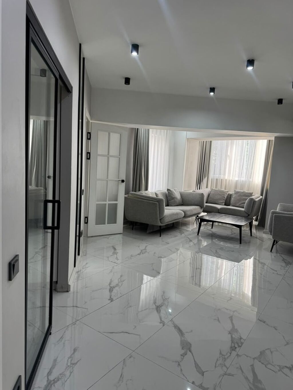 1 комната, 42 м², Индивидуалка, 3 этаж, Дизайнерский ремонт: фото 2