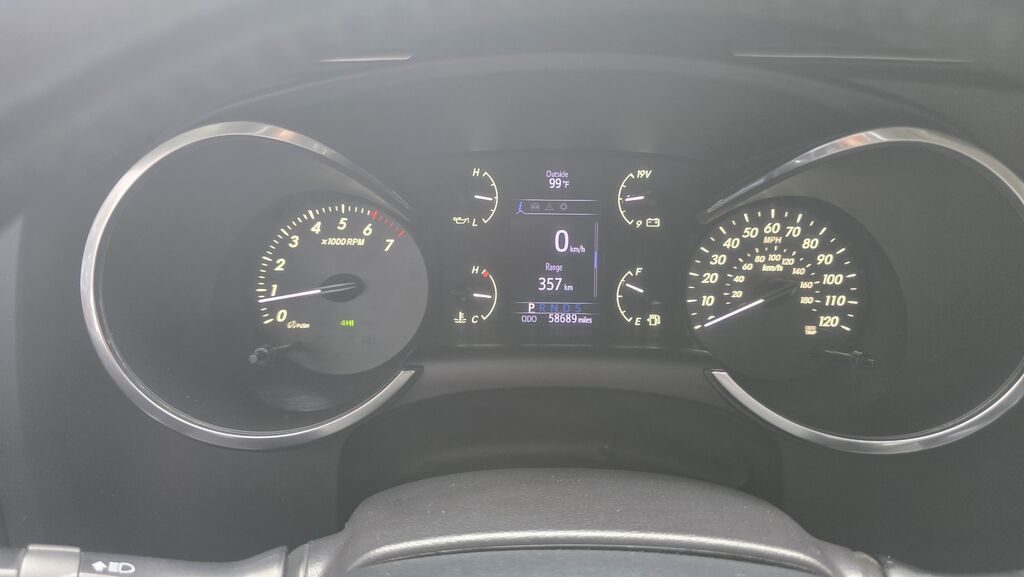 Toyota Sequoia: 2019 г., Автомат, Внедорожник: фото 1