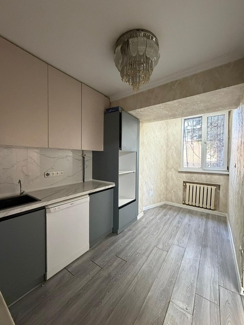 Продам 4-комн. квартиру, 95 м², Золотой квадрат: фото 2