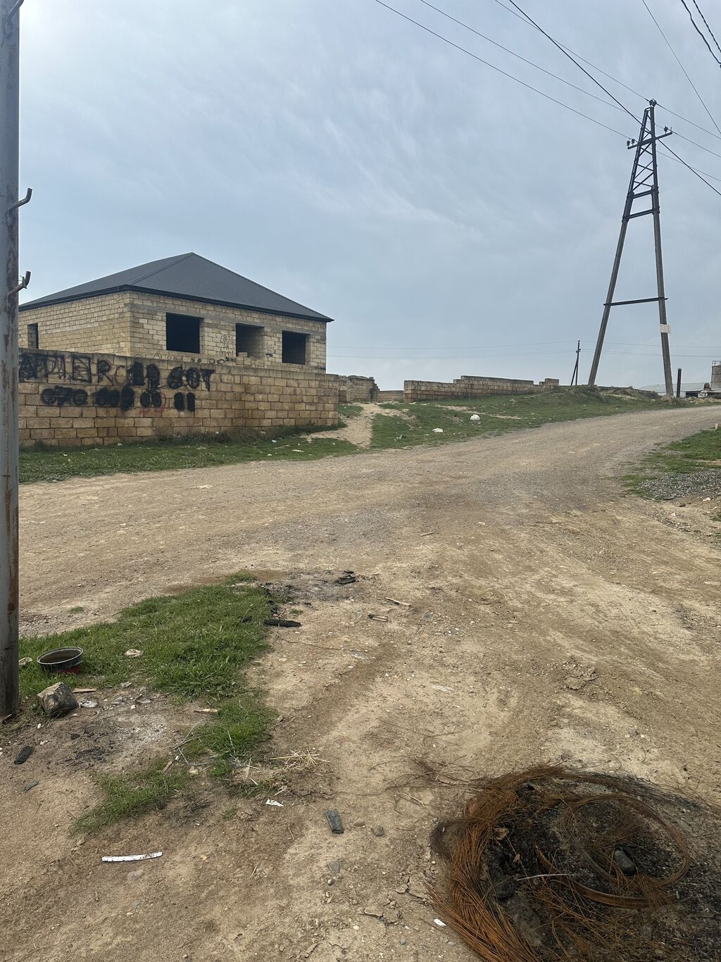 Mehdiabad, 110 kv. m, 3 otaqlı, Hovuzsuz, Kommunal xətlər qoşulmayıb
