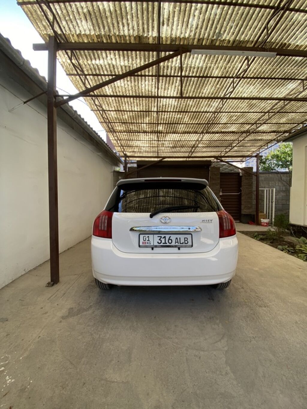 Toyota Allex: 2003 г., 1.5 л, Автомат, Бензин, Хэтчбэк: фото 6