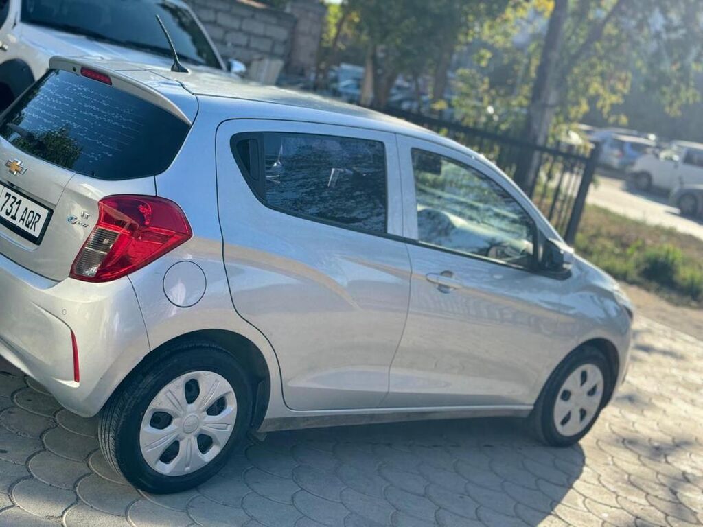 Chevrolet Spark: 2018 г., 0.1 л, Автомат, Бензин, Хэтчбэк: фото 3