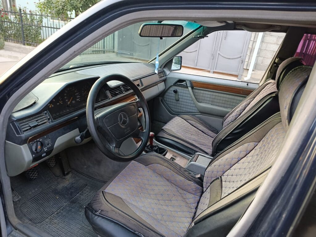 Mercedes-Benz W124: 1992 г., 2 л, Механика, Бензин, Седан: фото 5