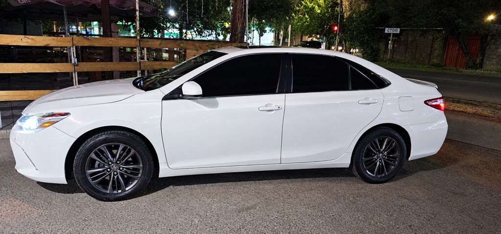 Toyota Camry: 2016 г., 2.5 л, Автомат, Бензин, Седан: фото 2
