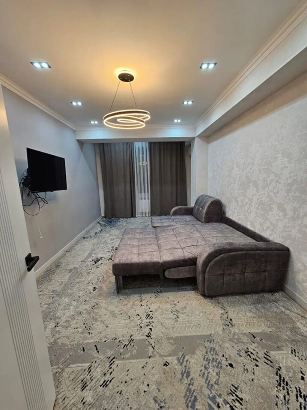 2 комнаты, 62 м², БГУ Элитка, 3 этаж, Евроремонт: фото 1