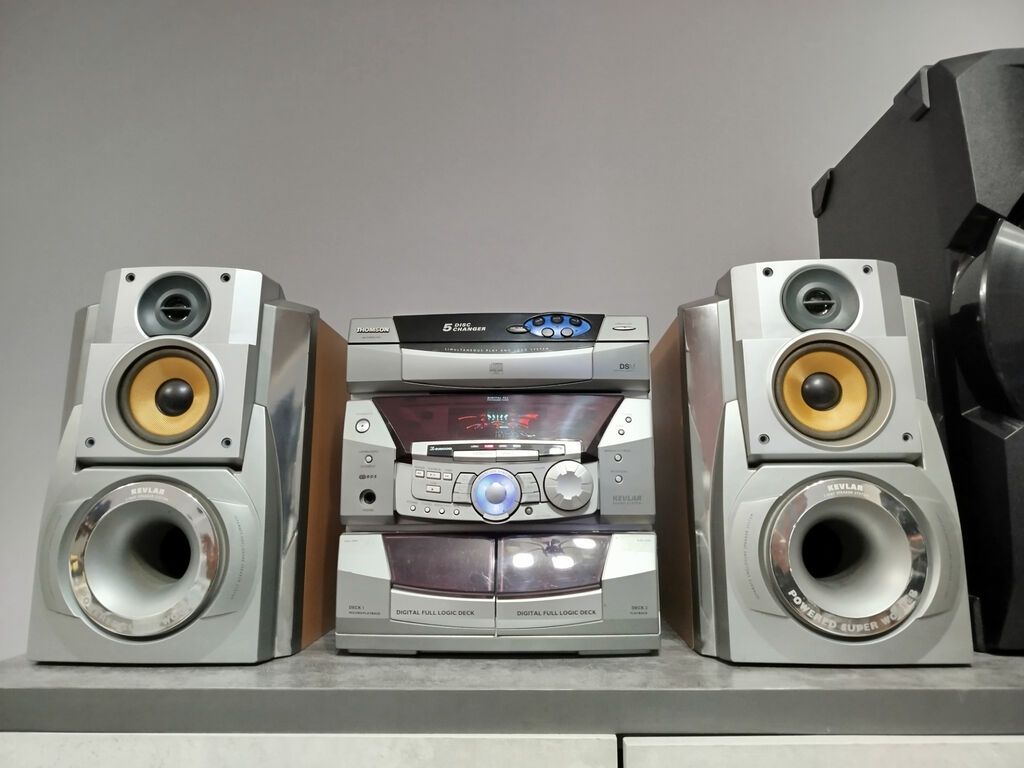Продаю недорого THOMSON Twin Woofer музыкальный центр редкий модель: фото 3