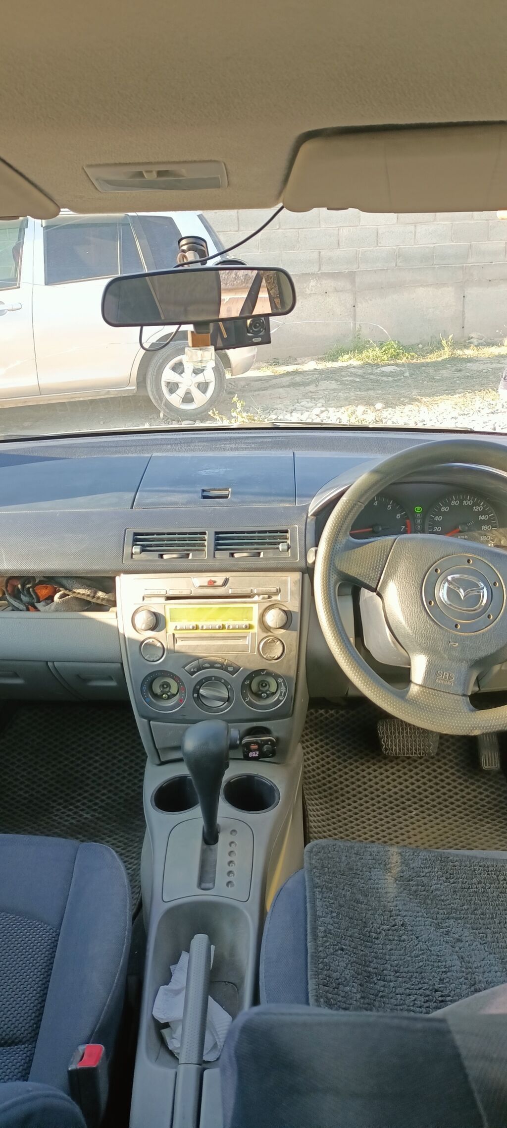 Mazda Demio: 2004 г., 1.3 л, Автомат, Бензин, Хэтчбэк: фото 4