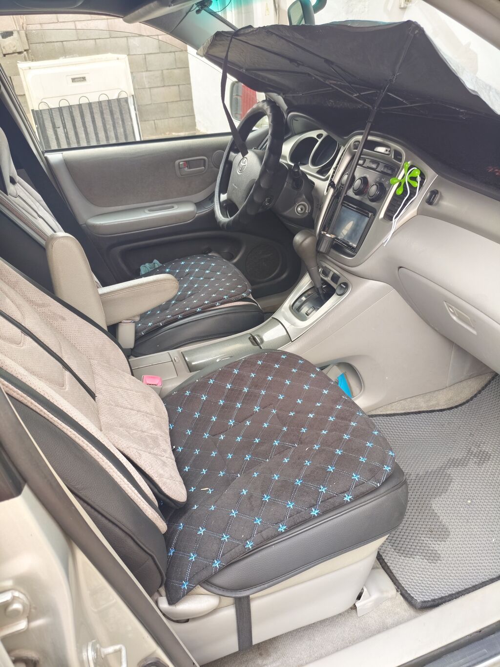Toyota Highlander: 2004 г., 2.4 л, Автомат, Бензин, Кроссовер: фото 4