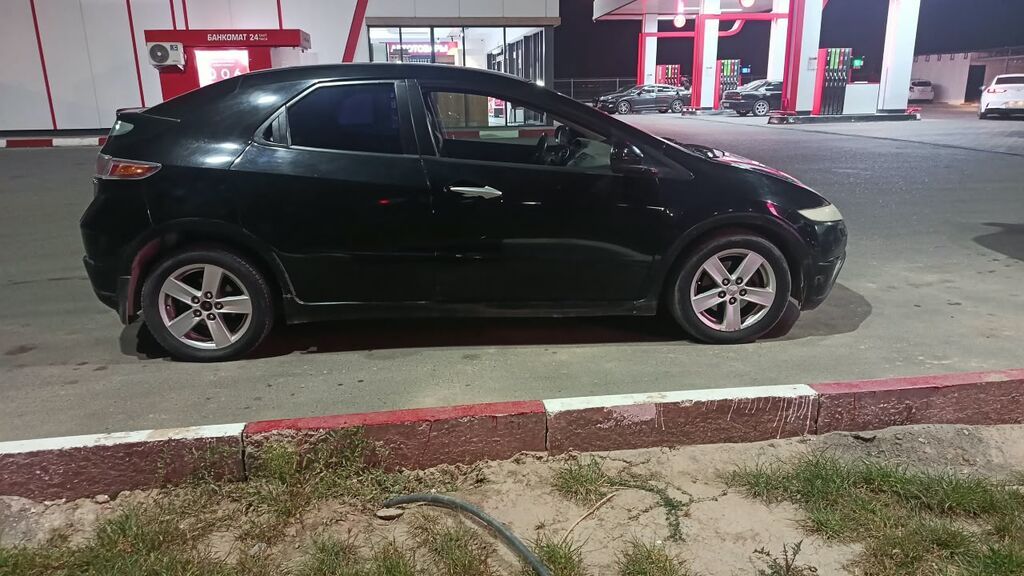 Обмен Honda Civic 2008 г., 1.6 л, робот, хэтчбек: фото 5