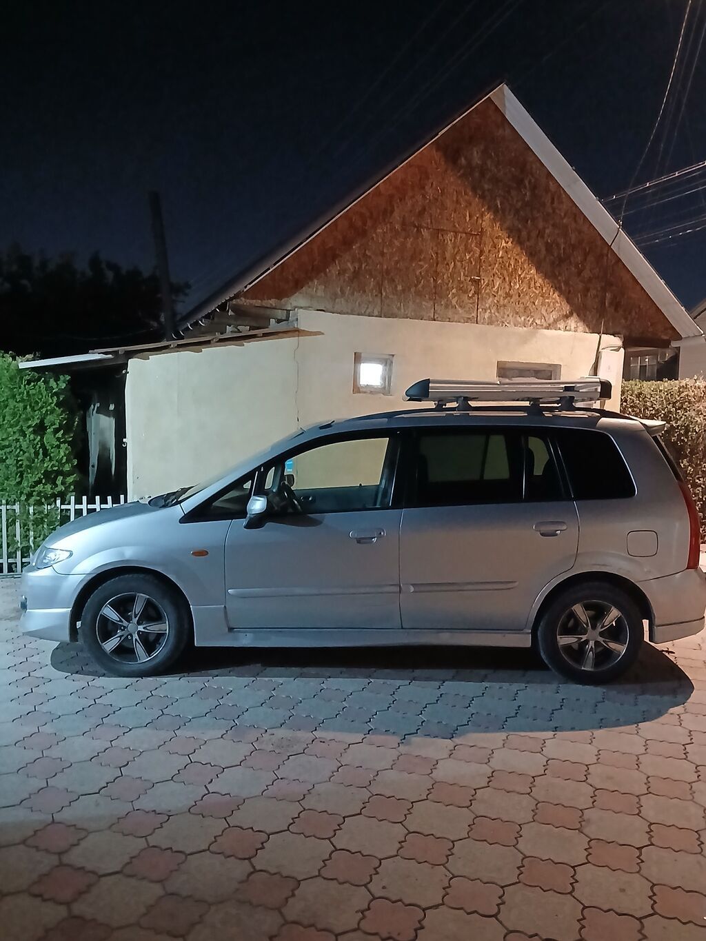 Mazda PREMACY: 2002 г., 2 л, Механика, Бензин, Хэтчбэк: фото 2