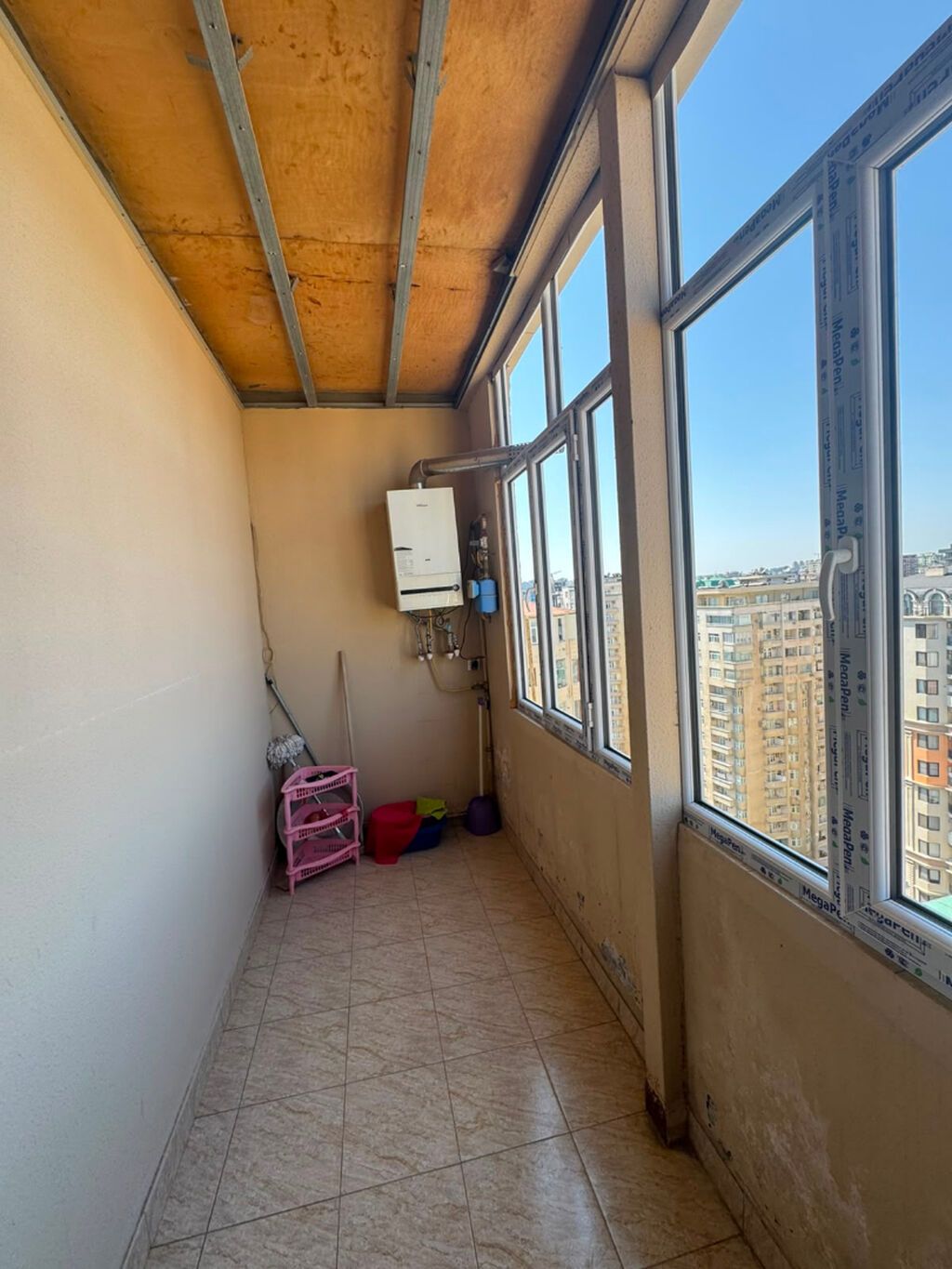 3 otaqlı, Yeni tikili, 175 kv. m