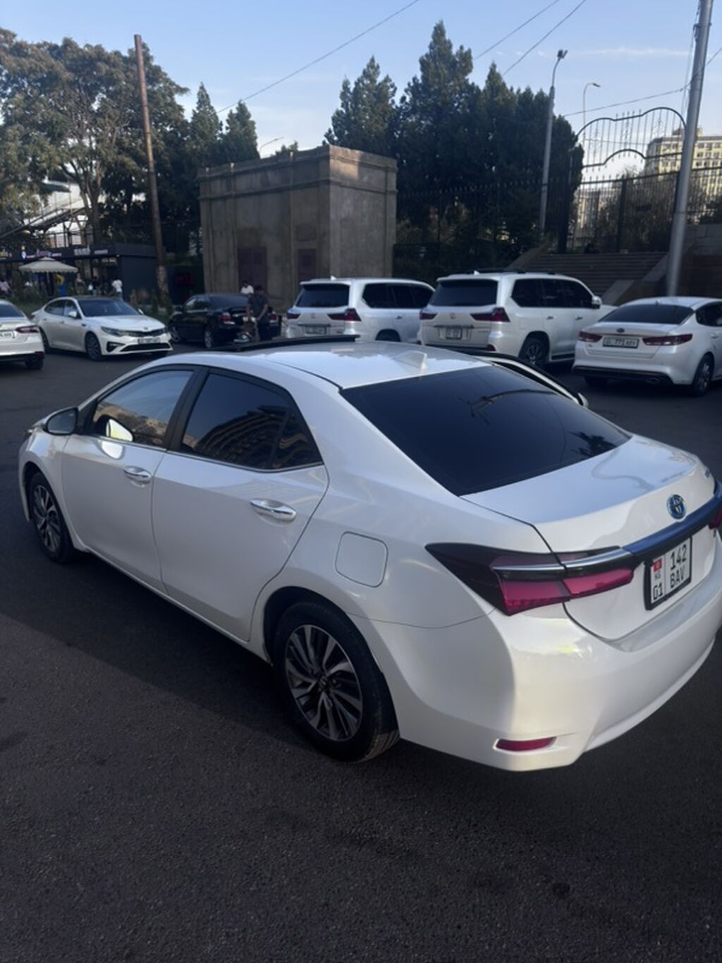 Toyota Corolla: 2019 г., 1.8 л, Вариатор, Гибрид, Седан: фото 5