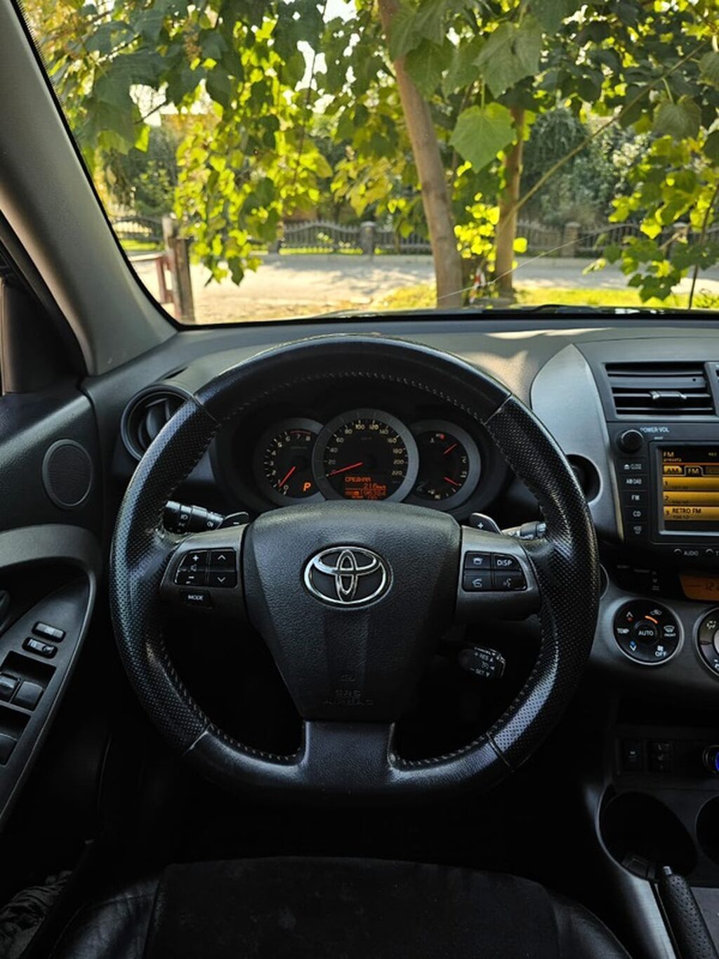 Toyota RAV4: 2010 г., 2 л, Автомат, Бензин, Кроссовер: фото 7