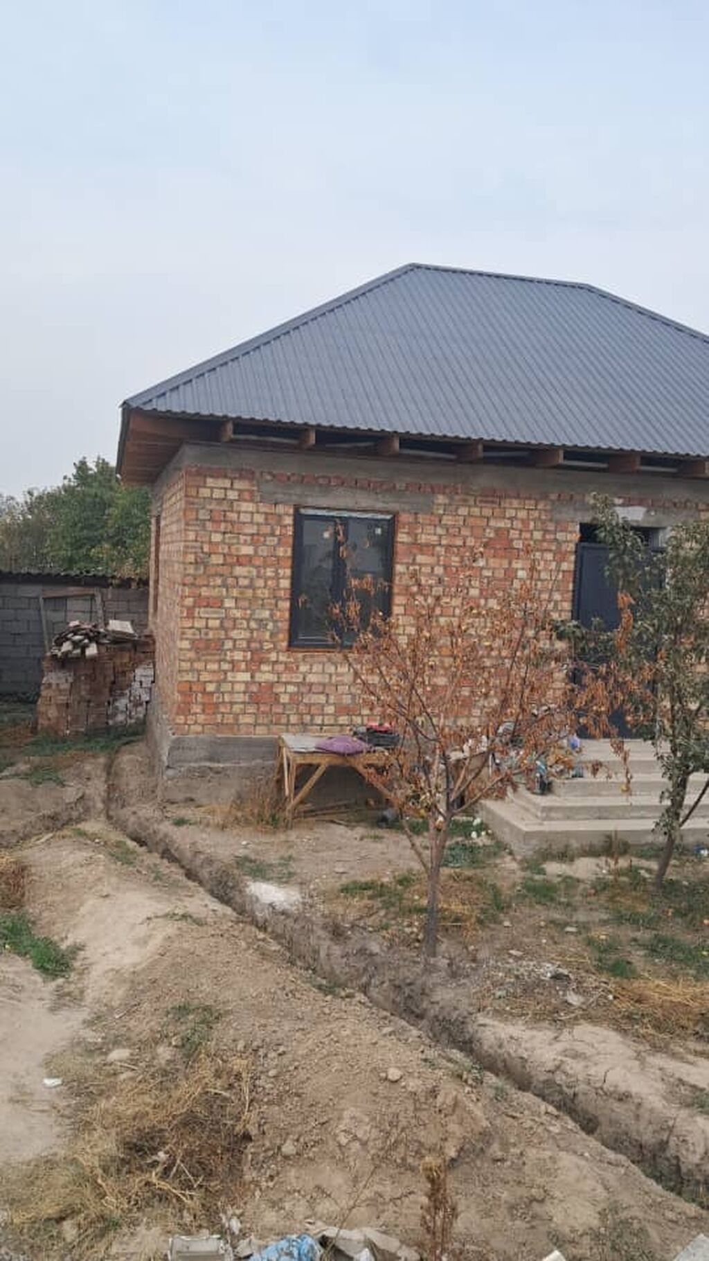 Продаётся одноэтажный кирпичный дом с участком и капитальным