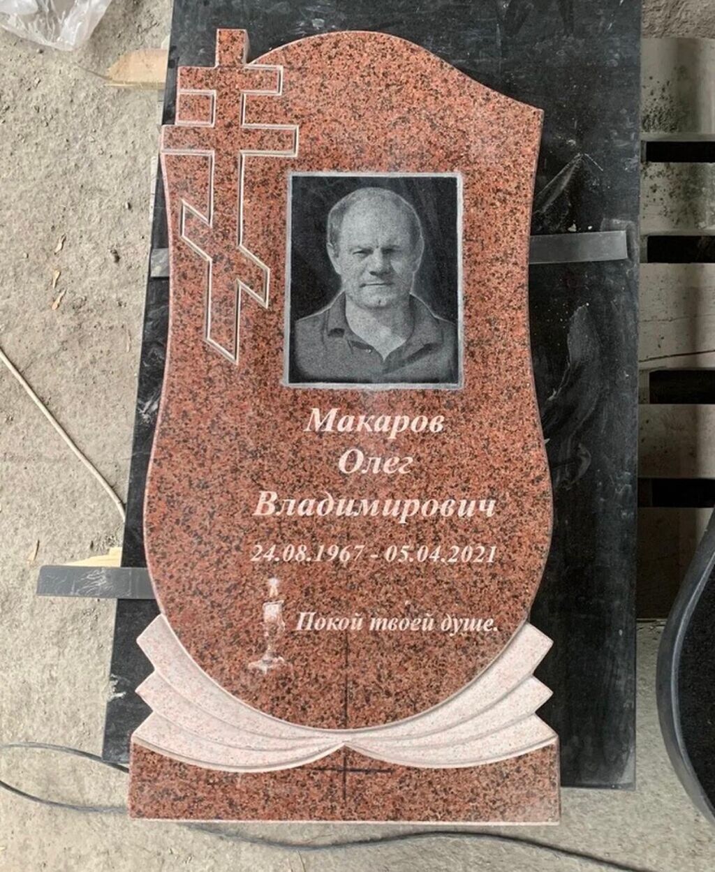 Памятники и комплексы из красного гранита. - Материал: натуральный: фото 6