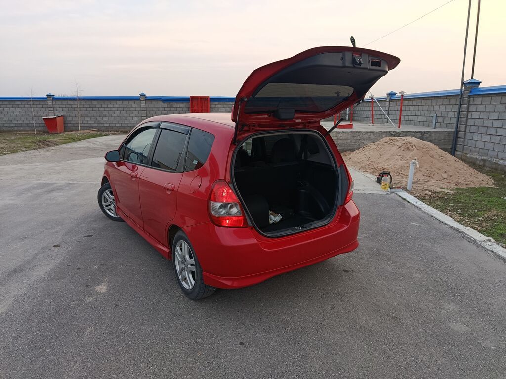 Honda Fit: 2007 г., 1.5 л, Автомат, Бензин, Хэтчбэк: фото 4